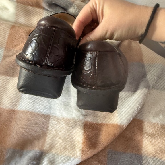 Alegria Paloma Dark Brown Floral Embossed Leather Mary Jane Clogs EU 36 US 6 - Picture 3 of 8